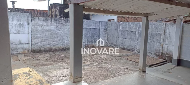 Imagem Casa com 5 dormitórios à venda, 250 m² por R$ 750.000,00 - Setor Central - Itumbiara/GO