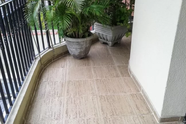 Imagem Enseada - 200 metros da praia - Região nobre da Enseada - 01 vaga de garagem.