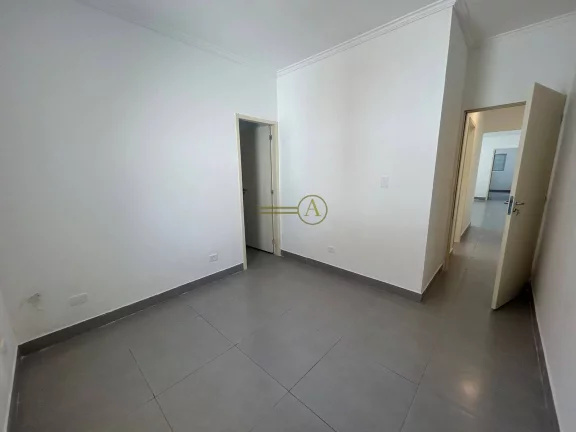 Imagem Casa à venda com 3 suítes em bairro seguro, a poucos passos da delegacia