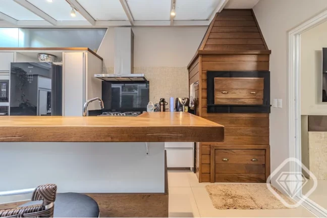 Imagem Casa com 4 dormitórios, 2 suítes, terraço e espaço gourmet no Tristeza

Casa em condomínio fech...