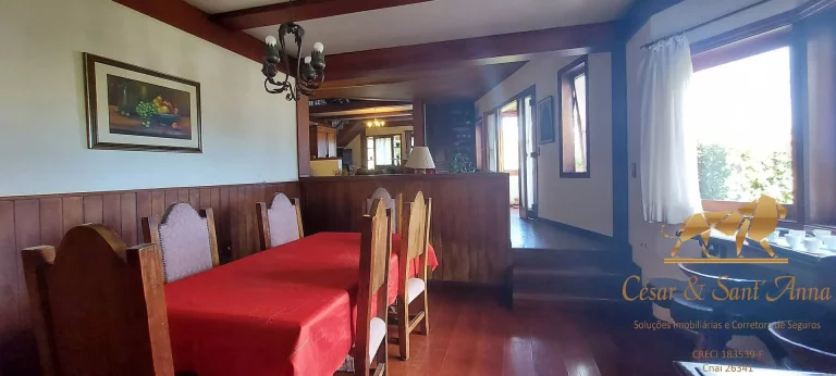 Imagem Casa com 730m², a venda, no Bairro Alto do Capivari em Campos do Jordão-SP