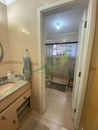 Imagem Residência à Venda na Vila Santista: Elegância, Conforto e Privacidade