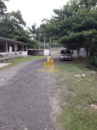 Imagem Descubra o encanto de viver em harmonia com a natureza nesta chácara de 2,57 ha (25.686 m²) na Ser...