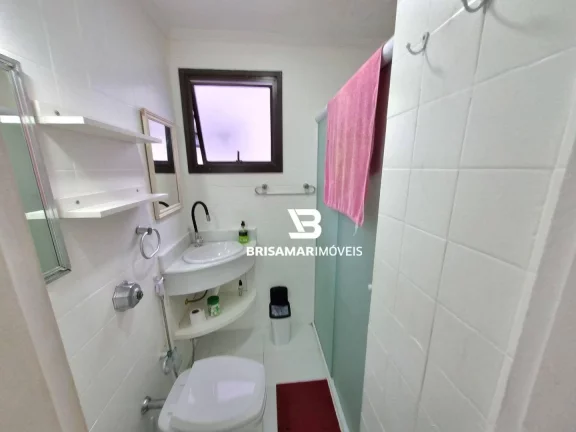 Imagem PITANGUEIRAS- UMA QUADRA DA PRAIA , LOCALIZAÇÃO ESPETACULAR , GARAGEM NO PRÉDIO.