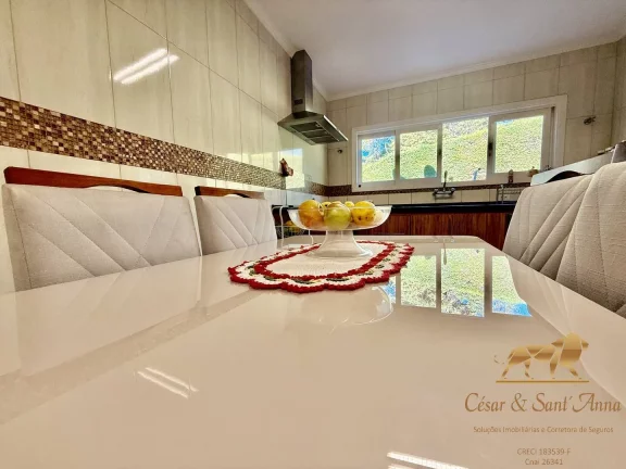Imagem Casa de 3 dormitórios a venda em Campos do Jordão