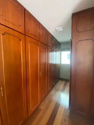 Imagem Sobrado com 4 dormitórios à venda, 463 m² por R$ 1.300.000,00 - Vila Paiva - Suzano/SP