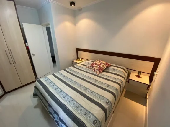 Imagem PITANGUEIRAS - APARTAMENTO REFORMADO COM LAZER, SÃO 3 DORMITÓRIOS SENDO 1 SUÍTE, 1 QUADRA DA PRAIA.