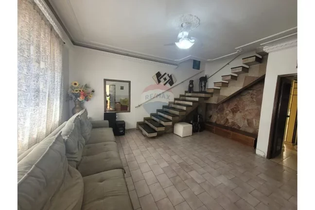 Imagem Casa com 5 quartos, 251m², à venda em Campinho, Rio de Janeiro .