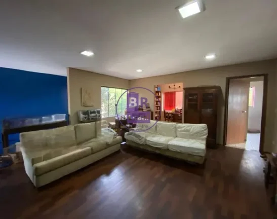 Imagem Linda e Espaçosa Casa situada no Jardim Higienópolis
