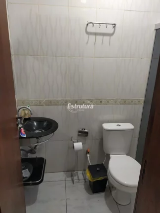 Chácara com 4,7 Hectares: Casa Semi-Mobiliada, 3 Quartos, Piscina, Energia Solar