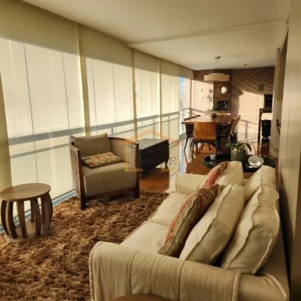 Imagem Apartamento 200m², 3 dormitórios, sendo 3 suites, além de salas de estar, jantar e TV, ampla vara...