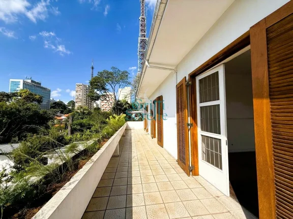 Imagem Casa de Vila Fechada em Pacaembu - São Paulo/SP.