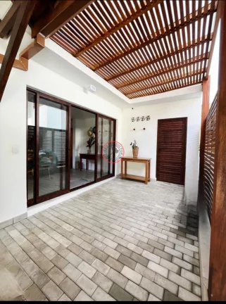 Imagem CASA EM CAMBURIZINHO COM 3 SUITES +2 QUARTO SALA DE ESTAR ,SALA DE JANTAR VARANDA C/ AREA GOURMET, 3 VAGAS, 350 METROS DA PRAIA