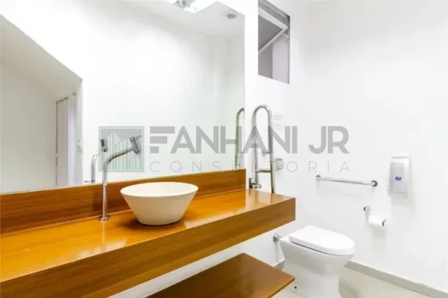 Imagem Excelente oportunidade: Casa Comercial à venda em São Paulo-SP, Jardim Paulista! 12 salas, 6 banheiros, 12 vagas, 700m².