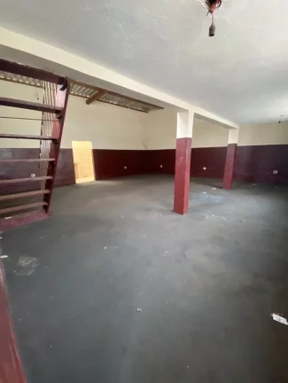 Imagem CASA E BARRACÃO NA VILA SANTA TERESINHA