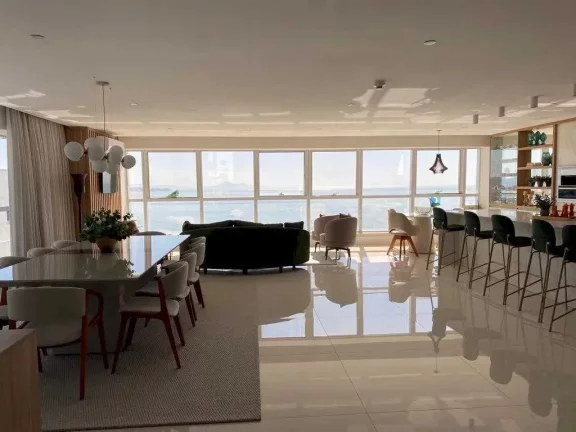 Imagem Apartamento com 4 suítes, 4 vagas de garagem no Centro de Balneário Camboriú