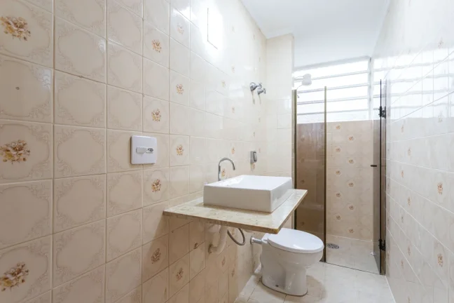 Imagem Apartamento 134M², 3Q, 1 Suíte, 2 Banheiros, 1 Vaga, Armários, Ar Condicionado.