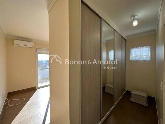 Imagem Linda casa com living para 3 ambientes integrados com a área gourmet e piscina, cozinha e lavanderi...