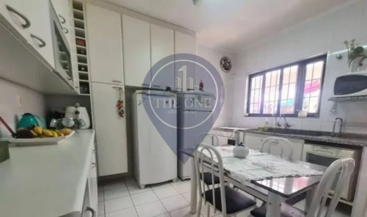 Imagem Imperdível: Casa à venda em São Paulo-SP, na Vila Leopoldina, com 2 quartos, 2 suítes, 2 salas, 3 banheiros e 2 vagas de garagem.