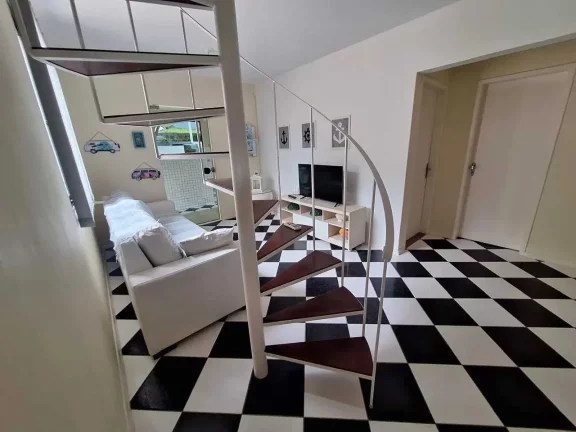 Imagem Casa mobiliada com 4 dormitórios sendo 2 suítes e 3 vagas de garagem em Florianópolis