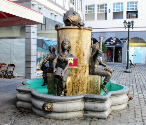 Imagem Vendo loja no Shopping Barra World, R$200.000,00 rendendo R$1.500,00 mes, 20m² térreos + 10m² girau + área externa