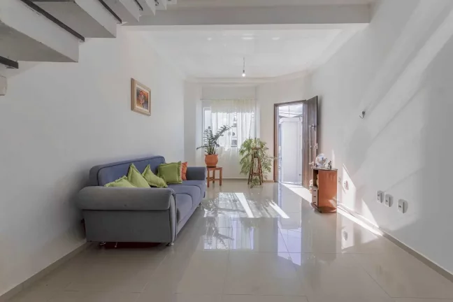 Imagem Casa com 3 suítes e 2 vagas de garagem no Centro de Balneário Camboriú.