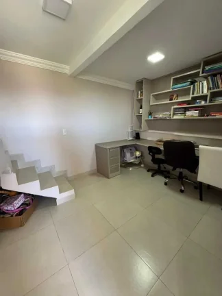 Imagem Casa com 3 dormitórios sendo 1 suíte e 2 vagas - Iririú | Joinville/SC