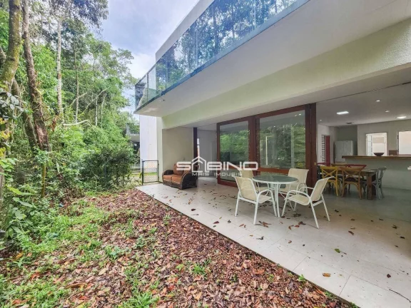 Imagem Belíssima casa de Villagio à venda com 4 Dormitórios sendo 2 suítes 223m² na Riviera de São Lourenço - Bertioga SP