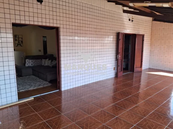 Imagem Ótima Oportunidade! Sobrado + 2 Casas para Moradia