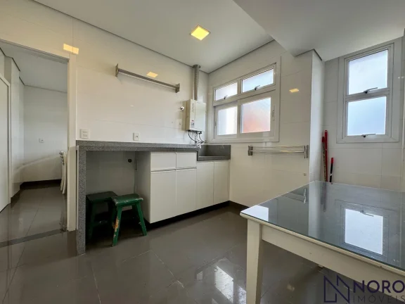 Imagem Apartamento andar inteiro, 200,24m² privativo, 3 suítes, 360º de vista panorâmic