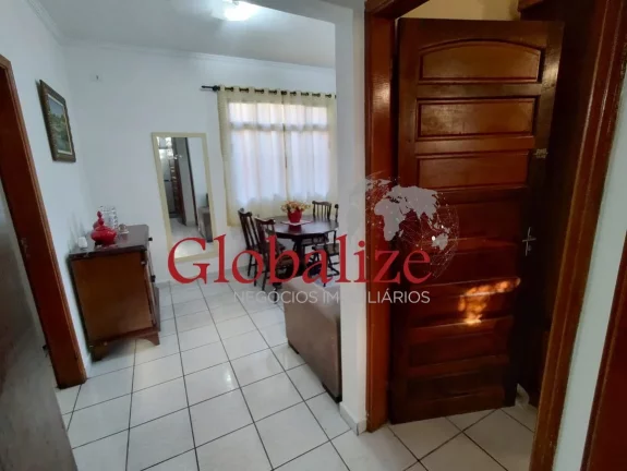 Imagem Casa com 3 dormitório aconchegante com garagem e quintal nas laterais e nos fundos bairro Radio Clube na ZN em Santos (SP) por R$.600.000,00 !