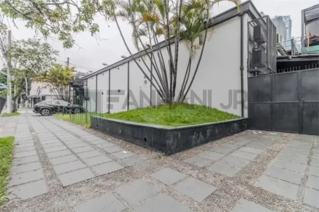 Imagem Excelente Casa Comercial para Locação em São Paulo-SP, Jardim Paulista: 15 Salas, 8 Banheiros, 8 Vagas de Garagem, 1.033m².