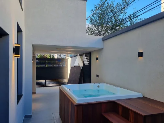 Imagem Casa à venda na Ponta da Praia em Santos