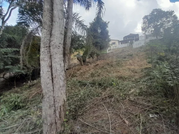 Imagem Terreno de 1.000m² no Condomínio Bosque do Angaturama : sua oportunidade para construir sua chácara.