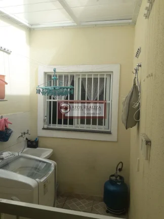 Imagem vendo OPORTUNIDADE no jardim Palmares na Região de campo grande, Sobrado de 3 dormitórios, 1 Suíte com Varanda, 3 Vagas com cobertura de vidros, por Apenas R$ 680 mil, valor de oportunidade.