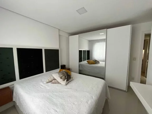 Imagem Apartamento alto padrão com 3 suítes e 3 vagas de garagem em Balneário Camboriú/SC