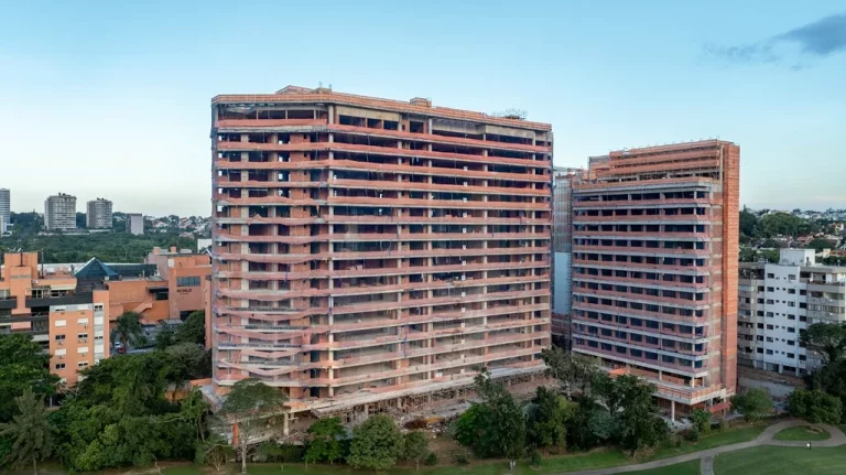 Imagem Estância Residências do Golfe Apto 82681 - Apartamento à venda no bairro Chácara das Pedras - Porto Alegre/RS