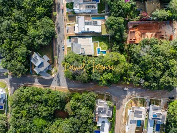 Imagem Terreno de esquina, plano com 1.180 m² no Condomínio Santa Monica