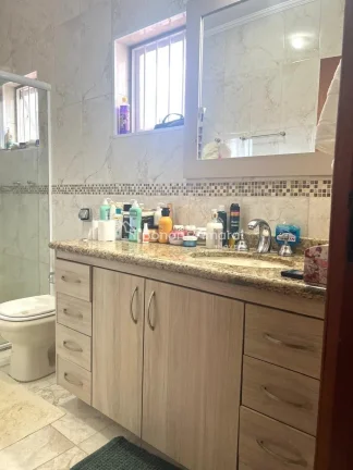 Imagem Imagine: Um sobrado, com 3 quartos, sendo 1 suíte, todos com planejados e conforto em ambientes amp...