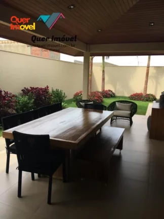 Imagem Casa em Condomínio à Venda em Cravinhos-SP, 3 Quartos, 1 Suíte, 2 Salas, 2 Banheiros, 4 Vagas, 156,60m²