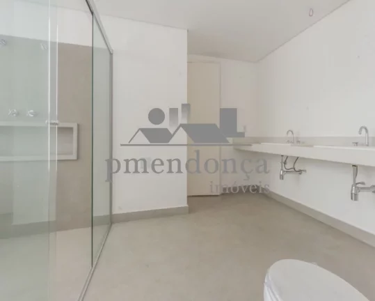 Imagem Excelente apartamento com 326m², 4 suítes e 3 vagas livres + depósito