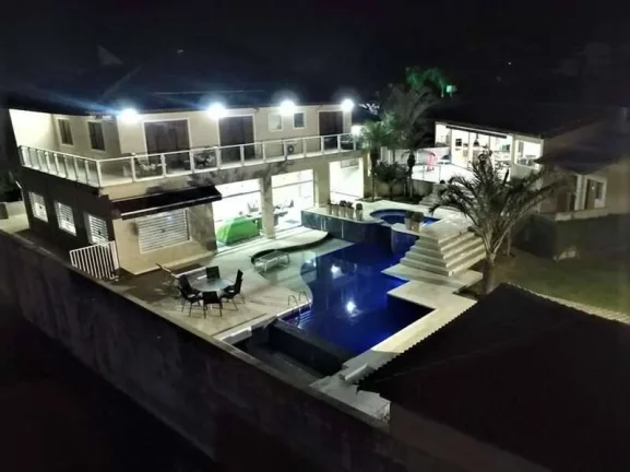 Imagem Fazendinha - Ótima! 4ste, gourmet, piscina, escritório, academia e salão!