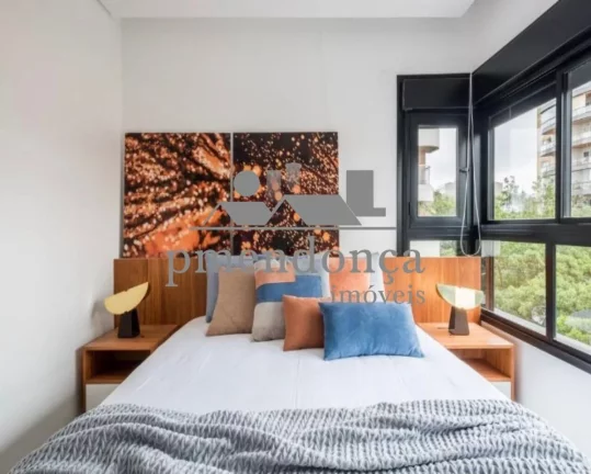 Imagem Apartamento em Pinheiros com 70m² totalmente reformado com muita luz natural.