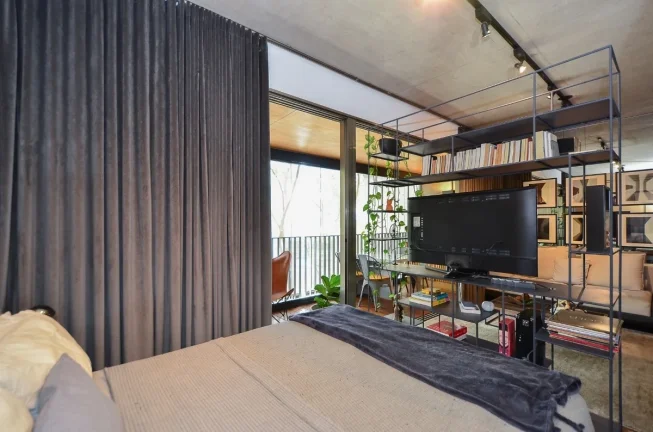 Imagem Studio Vila Mariana - 44M², 1 Dorm, 1 Vaga Demarcada, Varanda, Armários, Piscina, Churrascaria, Academia, Lavanderia Coletiva.