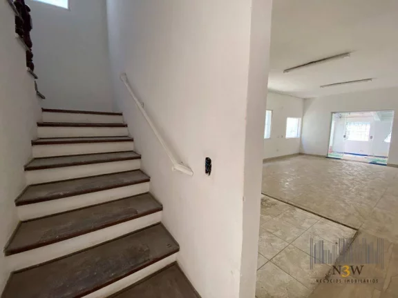 Imagem Casa para locação na Vila Madalena São Paulo SP com 200m², 6 salas e 2 vagas de garagem.