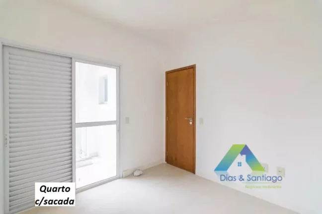 Imagem Santo André Casa 200 metros em condomínio, 3 dormitórios, 2 vagas ótimo valor e localização.