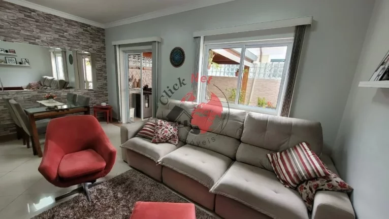 Imagem Lindo sobrado à venda, reformado recentemente e pronto para morar no bairro Demarchi, São Bernardo do Campo com 3 dormitórios, sendo 1 suíte, 2 vagas, 100 m².