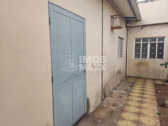 Imagem Casa à venda em Taguatinga Norte: 280m², 3 quartos, 1 suíte, 3 banheiros. Oportunidade por R$700 mil!