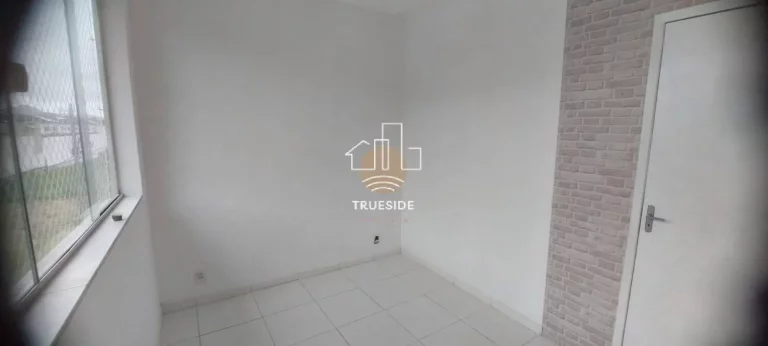 Imagem Casa Triplex com 5 Quartos — Vargem Pequena