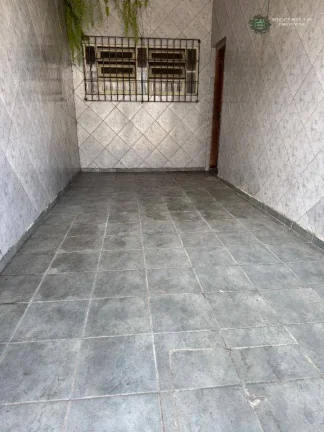 Imagem Casa com 2 dormitórios à venda, 100 m² por R$ 450.000,00 - Mirim - Praia Grande/SP